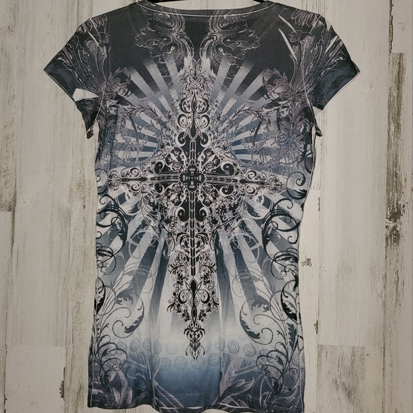 ✔️Gorgeous bling cross tshirt - Picture 2 of 6